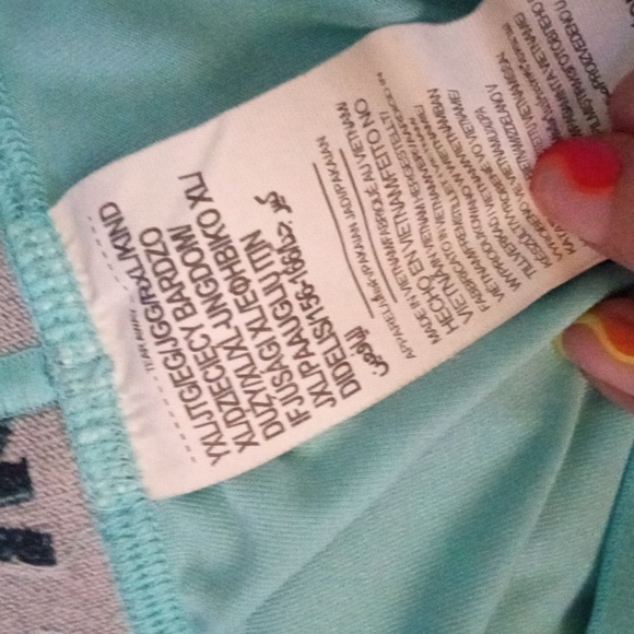 Youth Under Armour capris - Picture 3 of 3